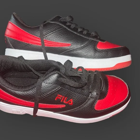Fila’s Classic A-Low Men’s Sneaker -Size 8 - Picture 2 of 8